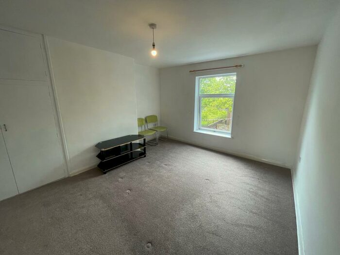 2 Bedroom Flat To Rent In Nottingham Road, Eastwood, Nottingham, NG16