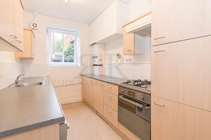 3 Bedroom Flat To Rent In Povey House, Beckway Street, London, SE17