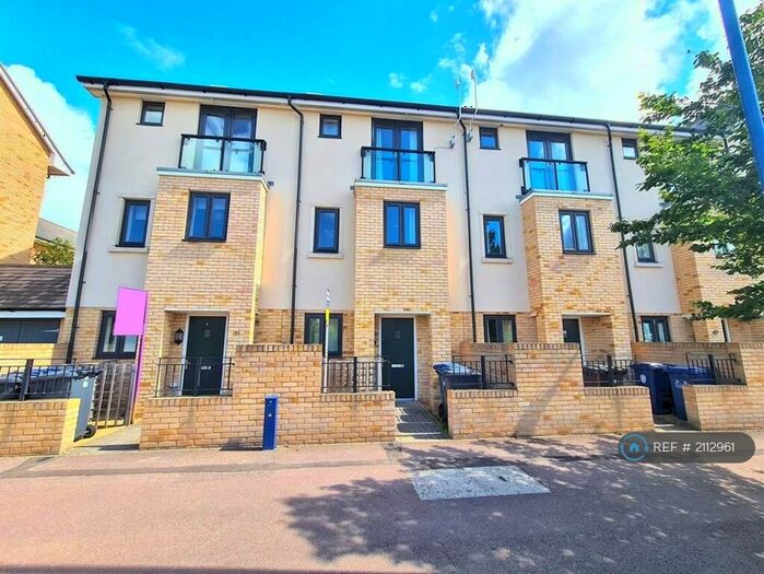 4 Bedroom Terraced House To Rent In Ring Fort Road, Cambridge, CB4
