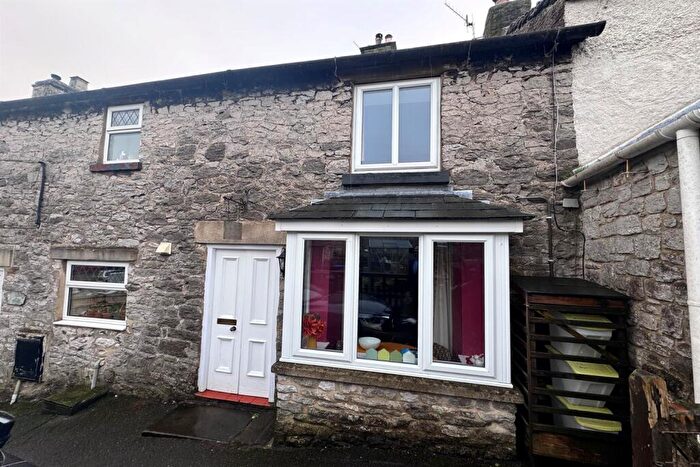 2 Bedroom Terraced House For Sale In Tideswell, Buxton, SK17