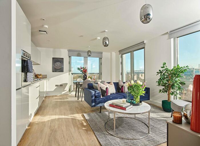 2 Bedroom Apartment To Rent In Solstice Apartments, Milton Keynes Milton Keynes, MK9