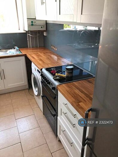 3 Bedroom Flat To Rent In Radbourne Crescent, London, E17
