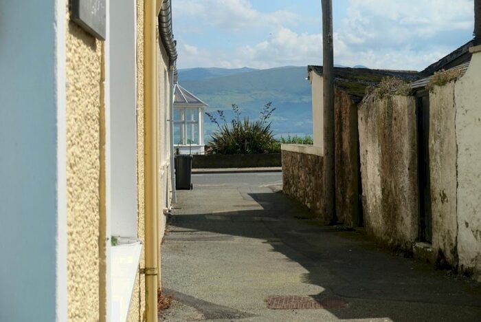 3 Bedroom End Of Terrace House To Rent In Gadlys Lane, Beaumaris, LL58