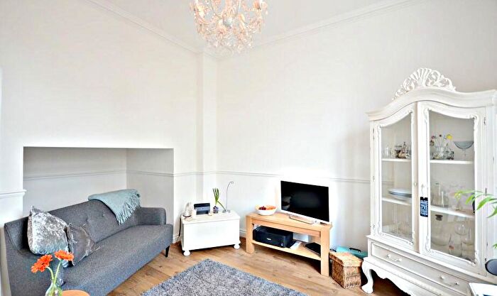 1 Bedroom Flat To Rent In Upton Park, Slough, SL1