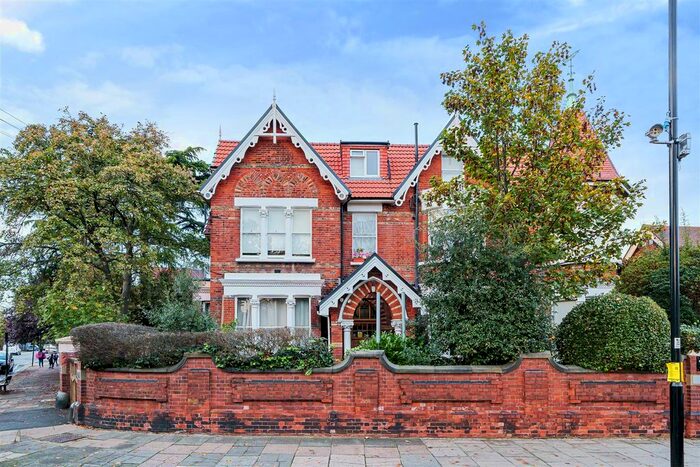 Studio To Rent In Creswick Road, London, W3