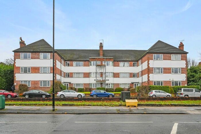 2 Bedroom Flat To Rent In Doran Manor, Great North Road, London, N2