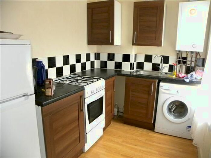 1 Bedroom Flat To Rent In Chalvey Road East, Slough, SL1