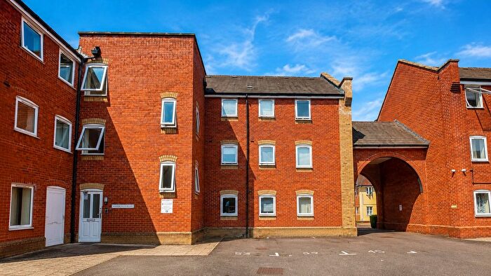 2 Bedroom Flat For Sale In Meachen Road, Colchester, CO2