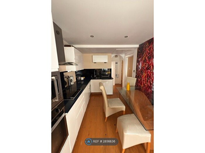 1 Bedroom Flat To Rent In Poole Road, Bournemouth, BH4