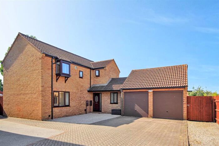 4 Bedroom Detached House For Sale In Thames Road, Wellingborough, NN8