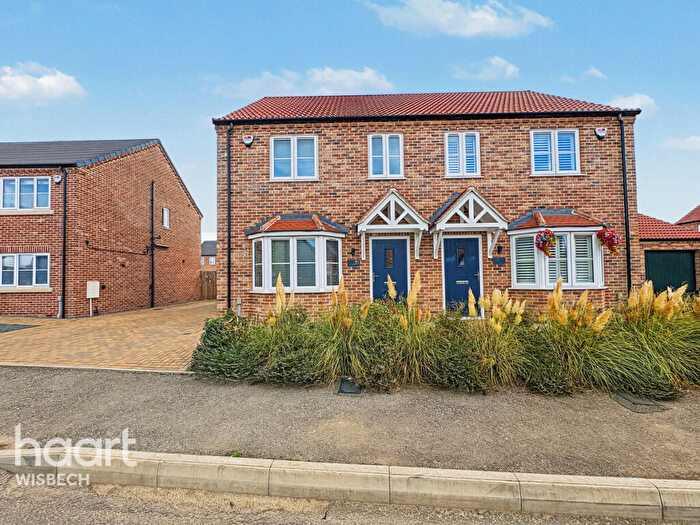 3 Bedroom Semi-Detached House For Sale In Delamore Drive, Wisbech, PE13