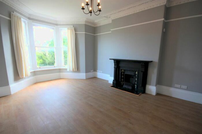 1 Bedroom Flat To Rent In Connaught Avenue, Plymouth, PL4
