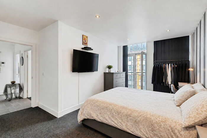 2 Bedroom Apartment For Sale In Victoria Avenue, Southend-on-sea, SS2