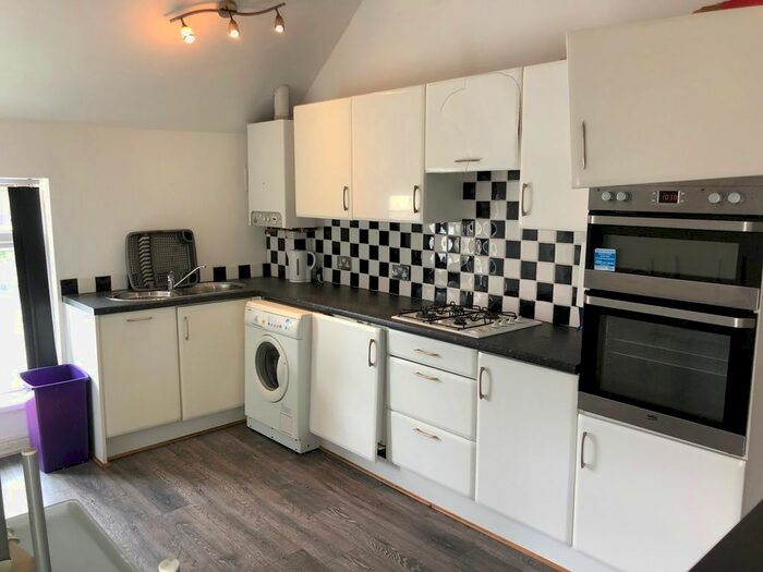 2 Bedroom Flat To Rent In Woodville Road, Cardiff, CF24