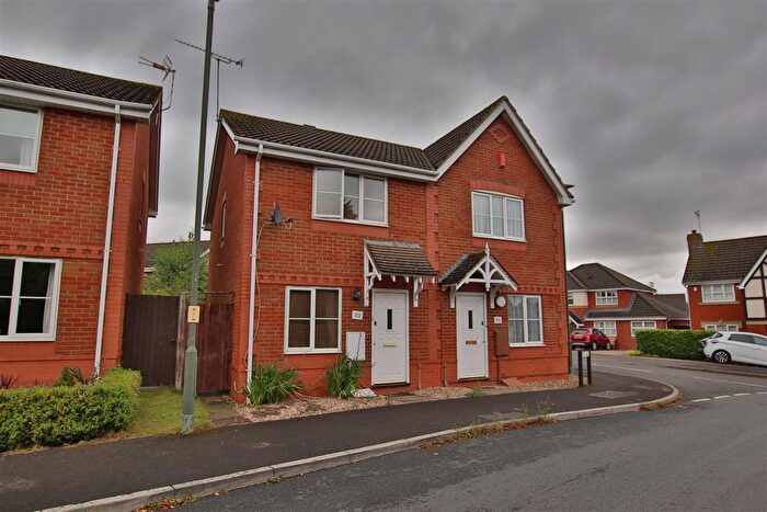 2 Bedroom Property To Rent In Vine Way, Tewkesbury, GL20