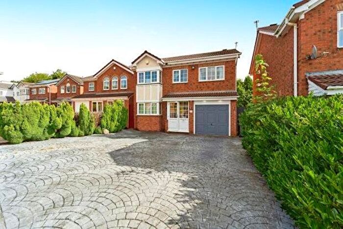 5 Bedroom Detached House To Rent In St. Catharines Close, Walsall, WS1