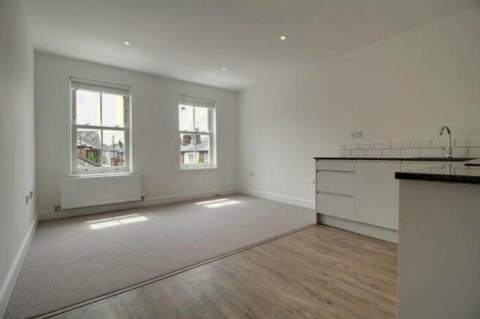1 Bedroom Apartment To Rent In Queens Road, Reading, RG1