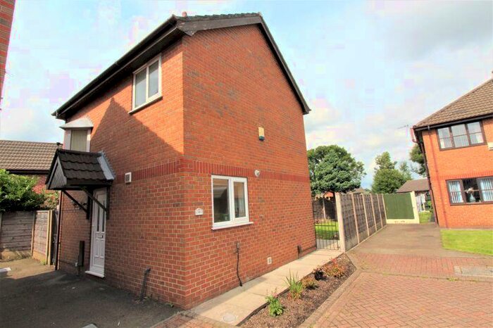 2 Bedroom Detached House To Rent In Tweedsdale Close, Whitefield, Manchester, M45
