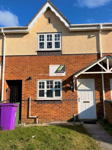 2 Bedroom Town House To Rent In All Hallows Drive, Bed Townhouse, L24