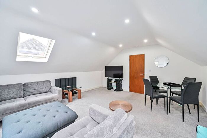 1 Bedroom Flat To Rent In Middleton Drive, Rotherhithe, London, SE16