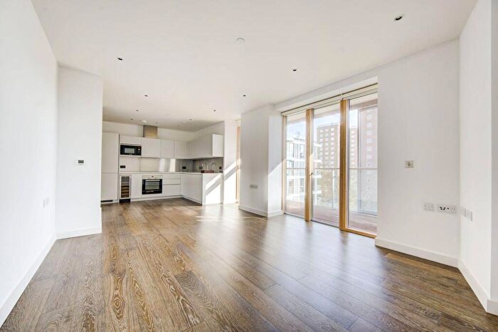 2 Bedroom Flat To Rent In Albert Road, Queen's Park, London, NW6