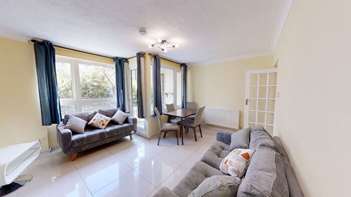 3 Bedroom Maisonette To Rent In Clarence Crescent, SW4
