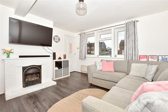 3 Bedroom Terraced House For Sale In Cheshire Road, Maidstone, Kent, ME15