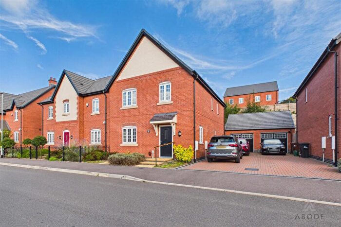 4 Bedroom Detached House For Sale In Glade View Drive, Burton-On-Trent, DE13