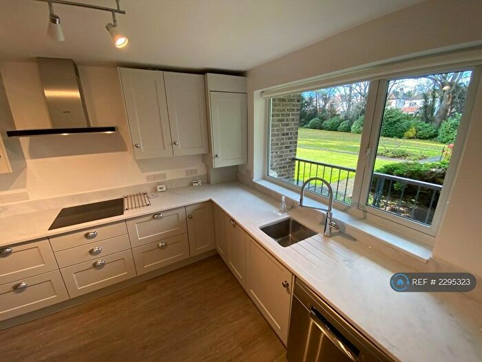 3 Bedroom Flat To Rent In Fairfield, London, N20