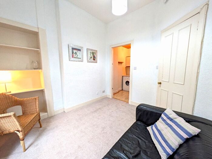 1 Bedroom Flat To Rent In Wardlaw Street, Gorgie, Edinburgh, EH11