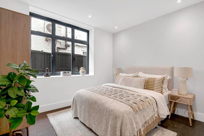 1 Bedroom Flat For Sale In Brondesbury Park, London, NW6