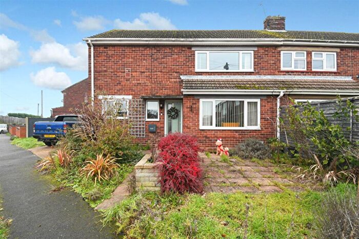 3 Bedroom Semi Detached House For Sale In Franklin Road, Scotter, DN21