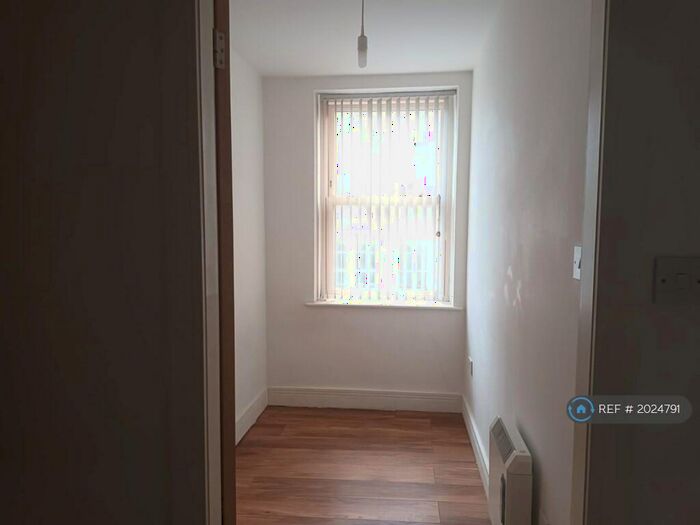 2 Bedroom Flat To Rent In Dugdale Street, Burnley, BB11