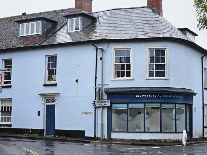 3 Bedroom Flat To Rent In Tobys Court, High Street, Shaftesbury, Dorset, SP7