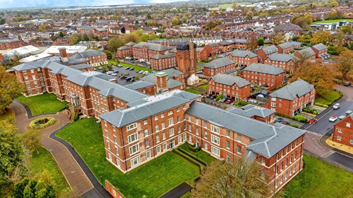2 Bedroom Flat For Sale In St. Georges Parkway, Stafford, Staffordshire, ST16