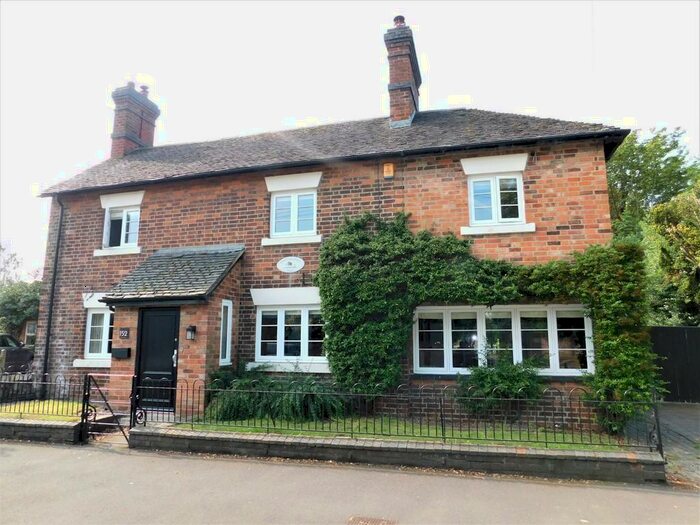 5 Bedroom Detached House To Rent In Main Street, Alrewas, DE13