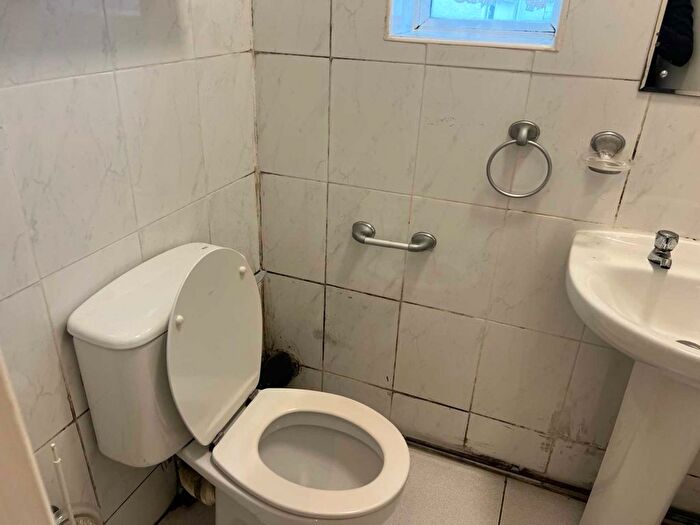 1 Bedroom Flat To Rent In Polygon, Eccles, M30