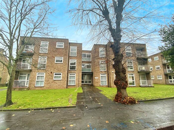 2 Bedroom Flat To Rent In Cedar Road, Sutton, SM2