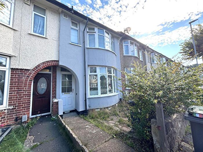 2 Bedroom Terraced House For Sale In St. Monicas Avenue, Saints Area, Luton, Bedfordshire, LU3