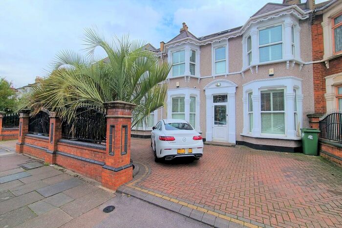 4 Bedroom Terraced House To Rent In Norfolk Road, Seven Kings, Ilford, IG3