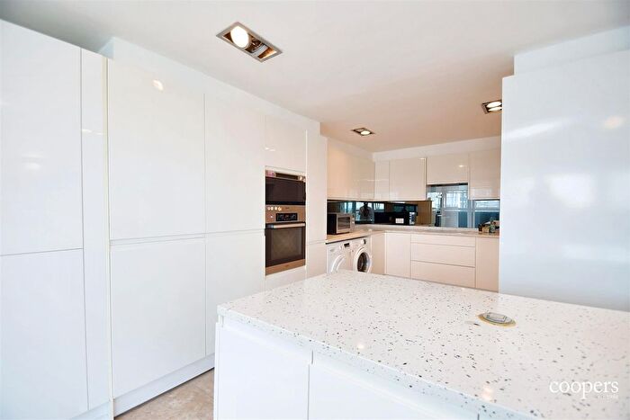 4 Bedroom Flat To Rent In Platinum House, Lyon Road, Harrow, HA1