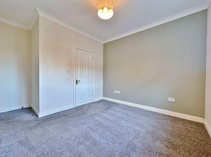 2 Bedroom Flat For Sale In Pensby Road, Heswall, Wirral, CH60