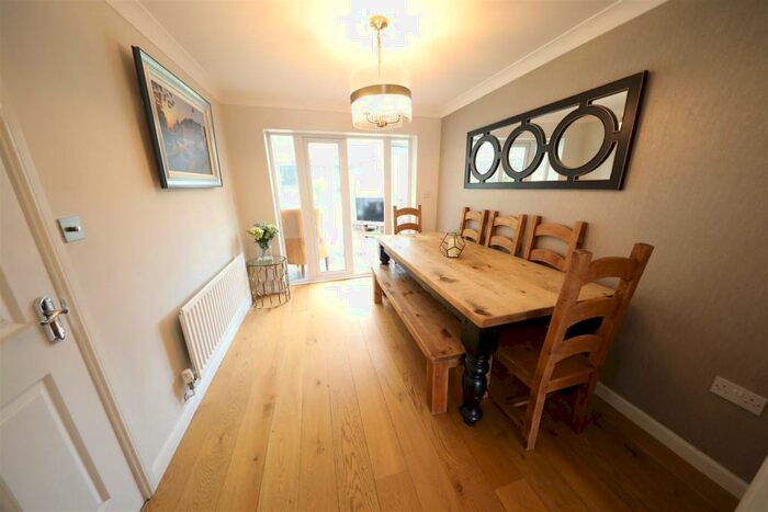 4 Bedroom Detached House For Sale In St. Marys Close, Hessle, HU13