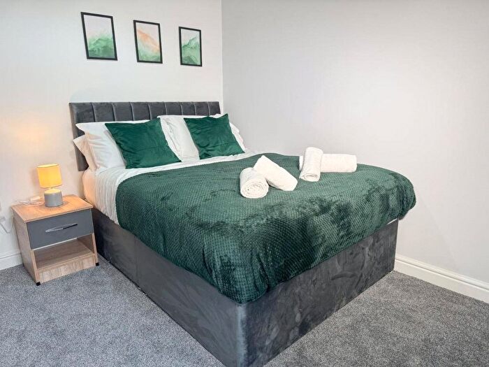 5 Bedroom Detached House To Rent In Southfield Road, Middlesbrough, TS1