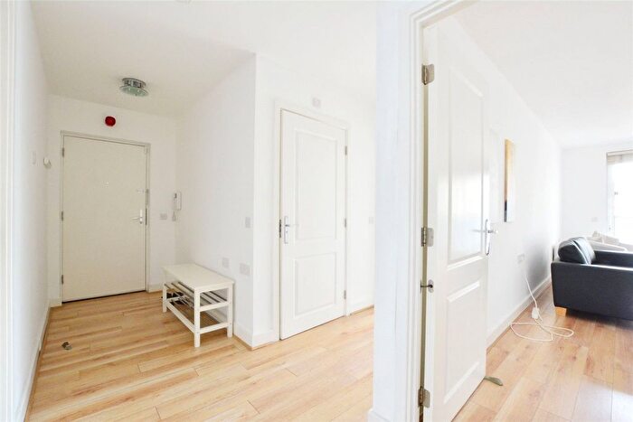 3 Bedroom Flat To Rent In Norman Road, London, SE10