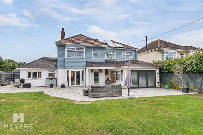 5 Bedroom Detached House For Sale In Ringwood Road, Ferndown, BH22