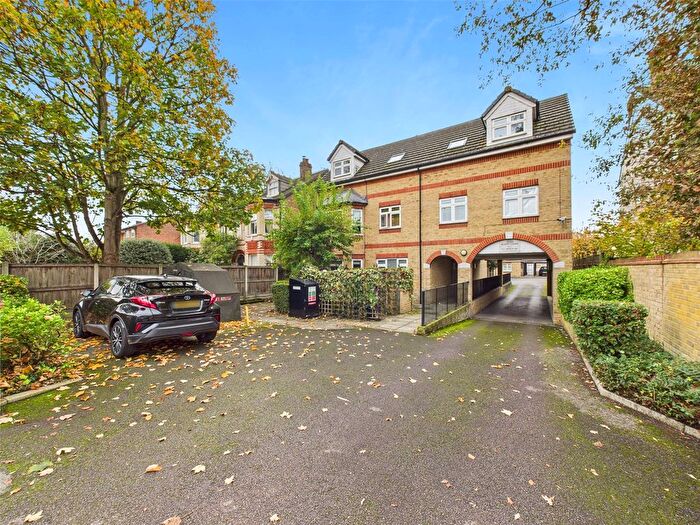 1 Bedroom Flat To Rent In Hanworth Road, Hampton, TW12