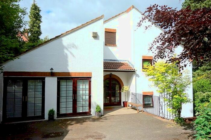 4 Bedroom House To Rent In Bedroom Detached House In Woldingham, CR3