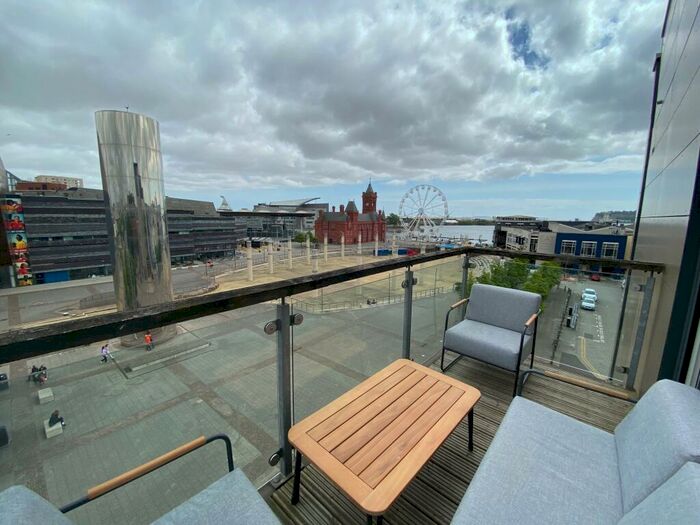 2 Bedroom Apartment To Rent In Quayside, Cardiff Bay, CF10