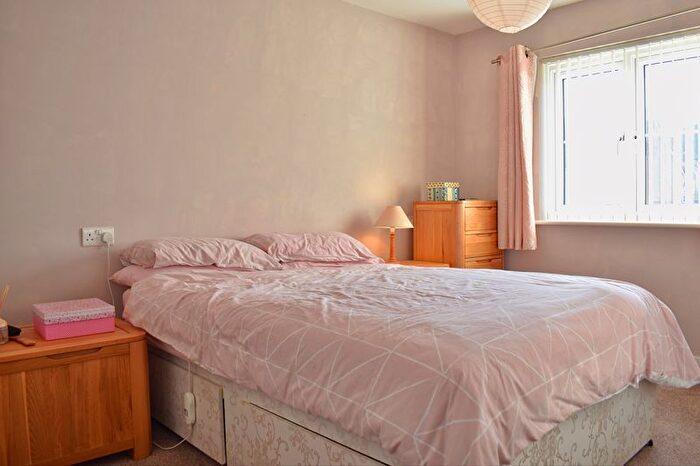 3 Bedroom Terraced House For Sale In Kings Sconce Avenue, Newark, NG24